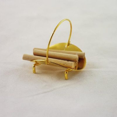 Houtblokken in mand miniatuur 3cmH