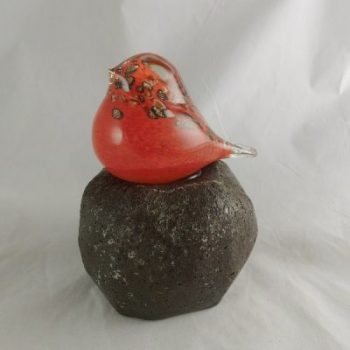 Vogel glas rood op glasvoet 16cmH